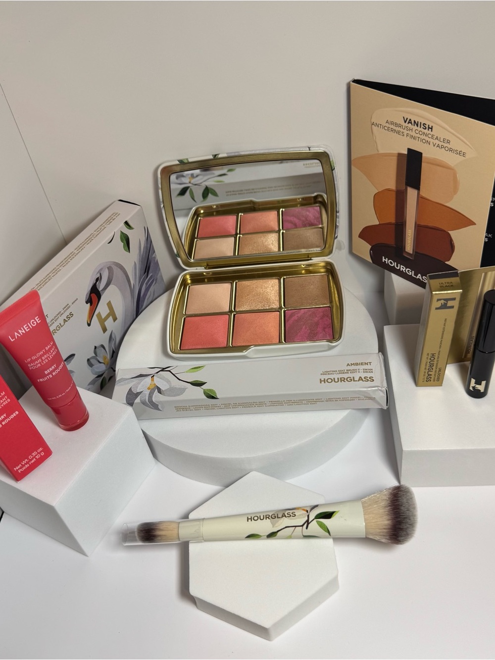 Hourglass Ambient Lighting Edit Swan Palette + Dual Brush + 🆓 Laneige Lip &more!